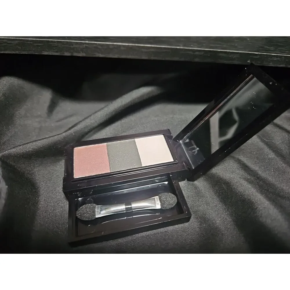 Avon‎ Onyx Luster Tri Shadow Onyx Quartz